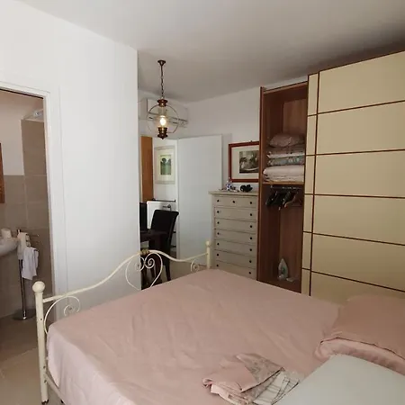 Ferienhaus Ostuni, Trullo Laveneziana Per 8 Ospiti Intera Struttura Con Piscina Esclusiva